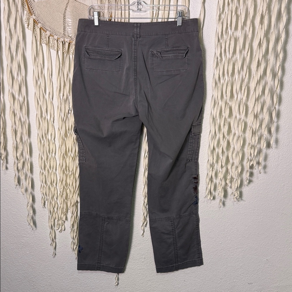 Sundance Gray Embroidered Cargo Pant Size 10 - Picture 7 of 10